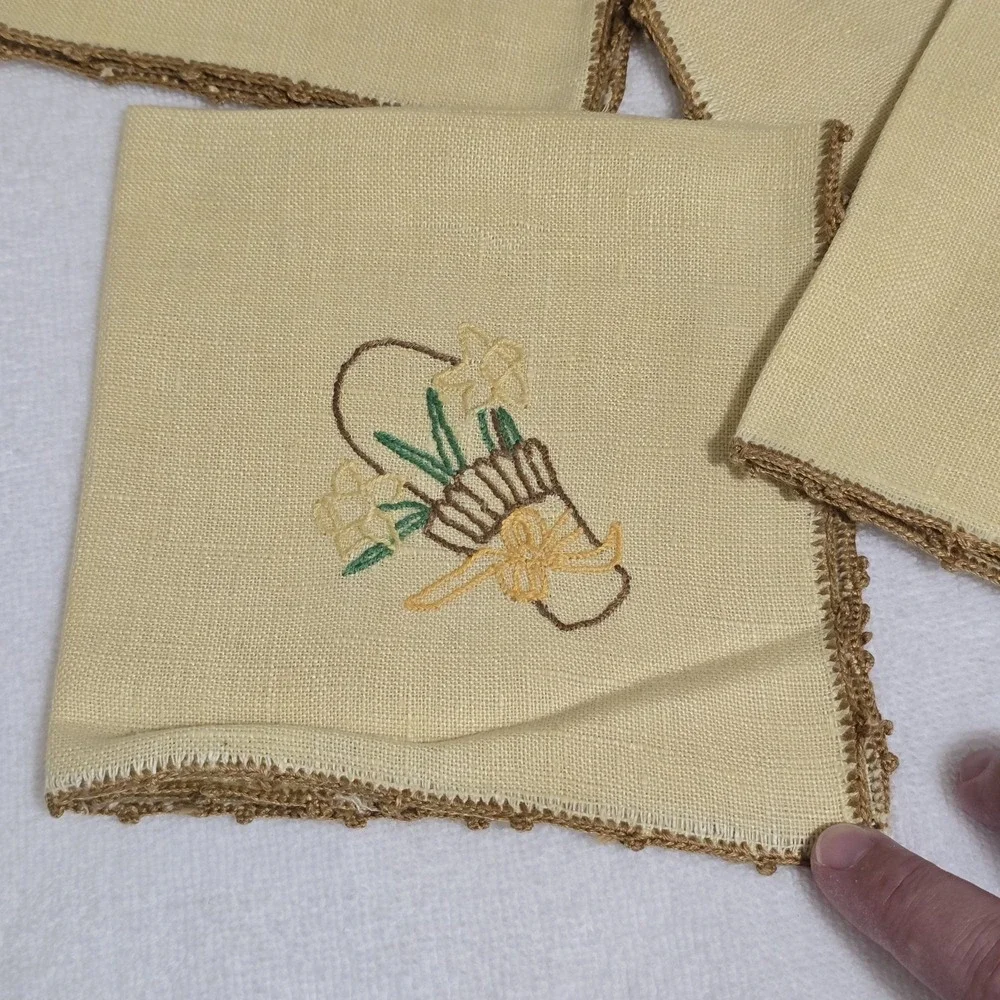 VTG‎ Hand Embroidered Linen Napkins Set of 4 Yellow Floral Basket Crochet Trim